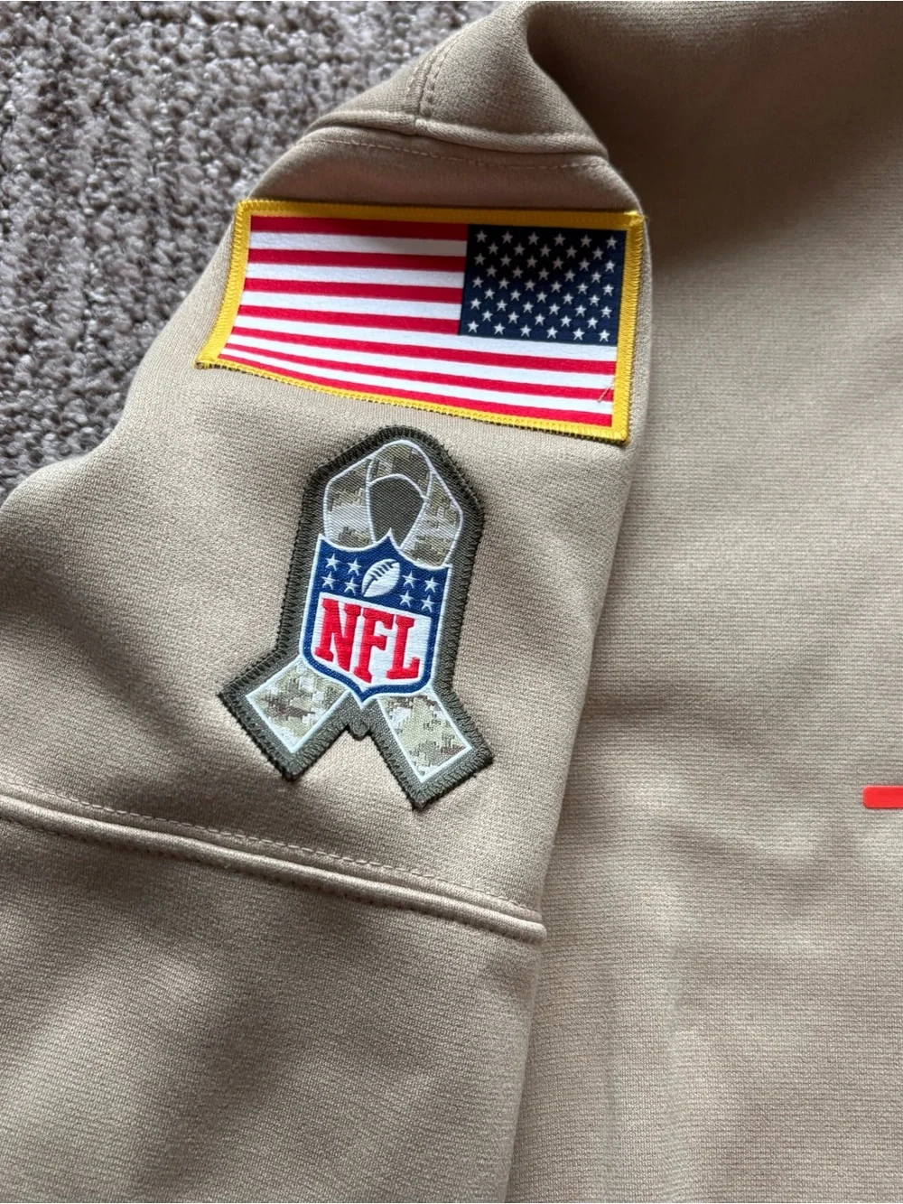 Nike Cleveland Browns Salute to Service tan pullover hoodie men’s Medium NFL